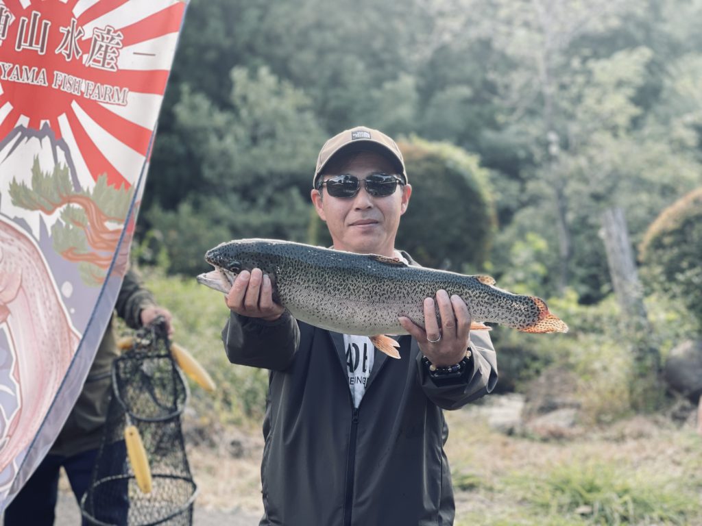 【頂鱒５６ｃｍ】全体