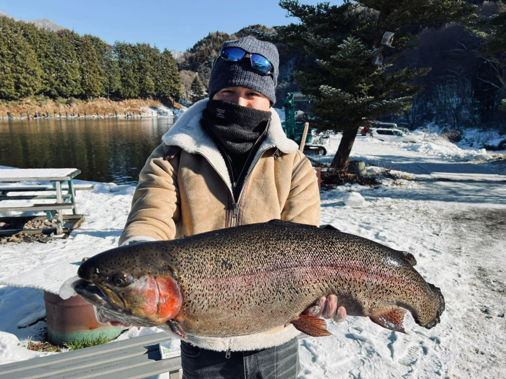 【頂鱒７７ｃｍ】全体