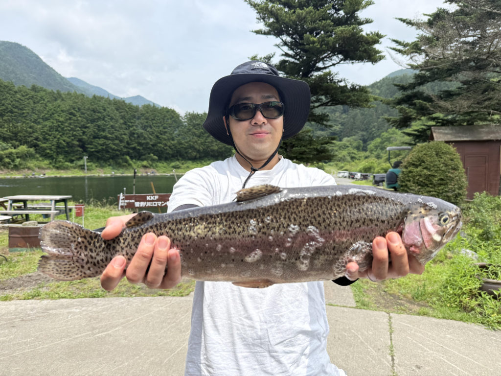 【頂鱒５７ｃｍ】全体