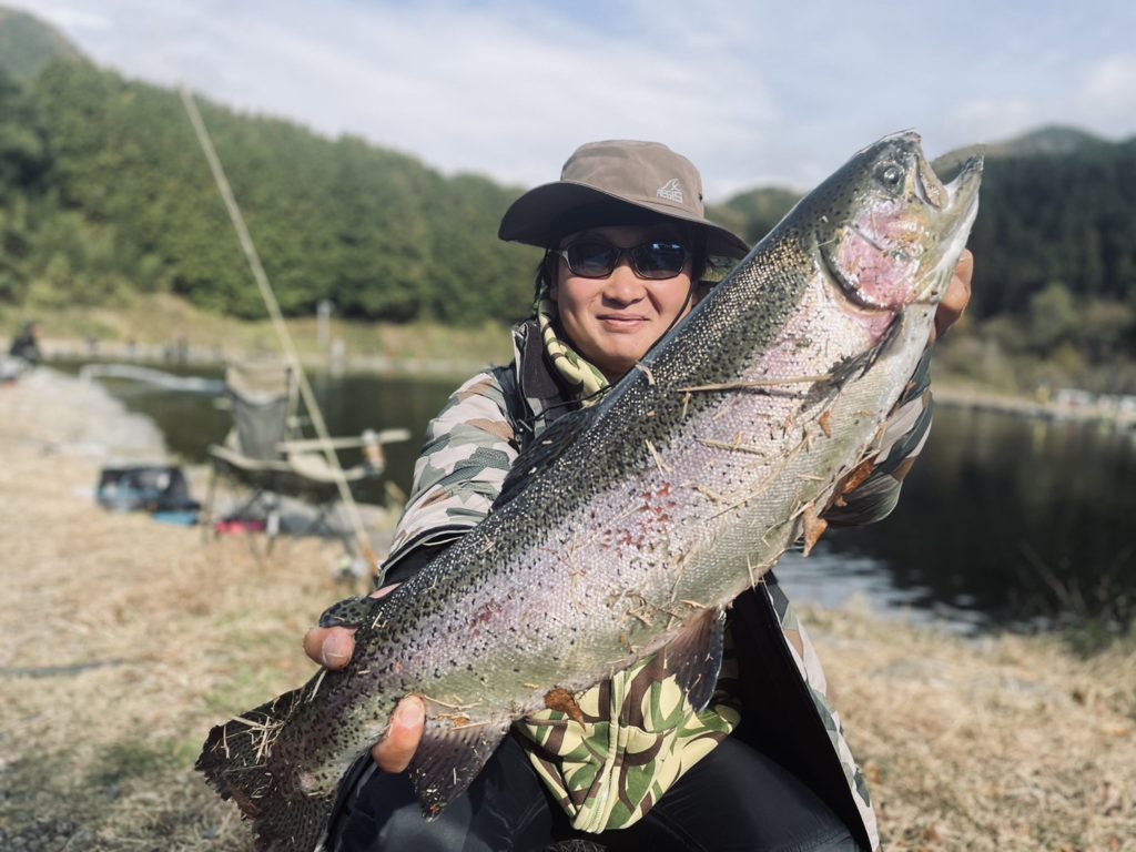 【頂鱒５６ｃｍ】全体