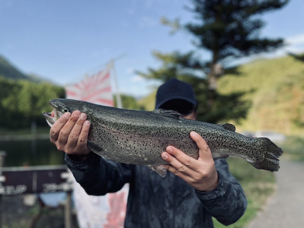 【頂鱒５７ｃｍ】全体