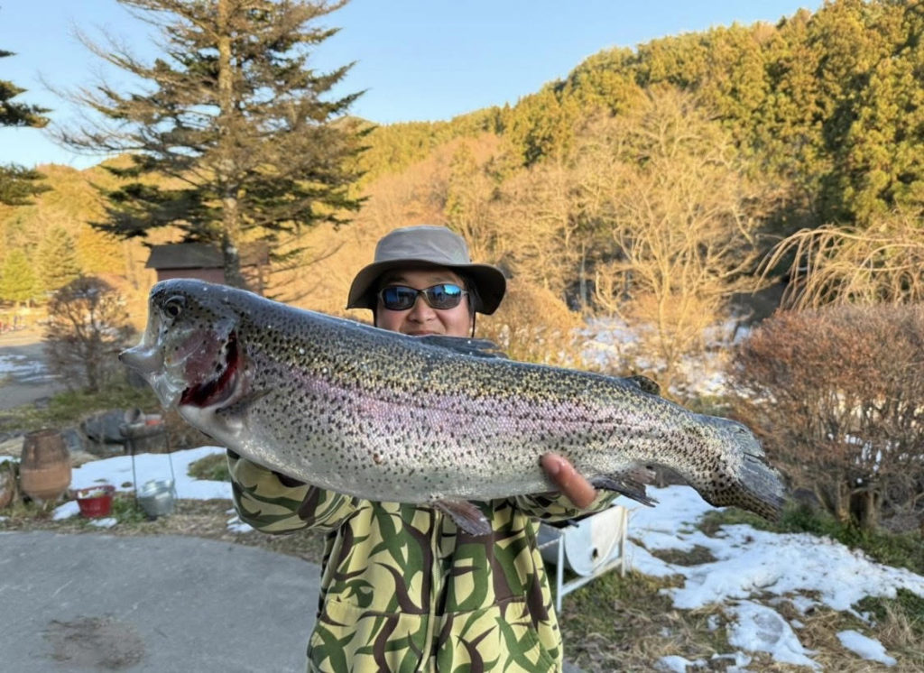 【頂鱒５３ｃｍ】全体