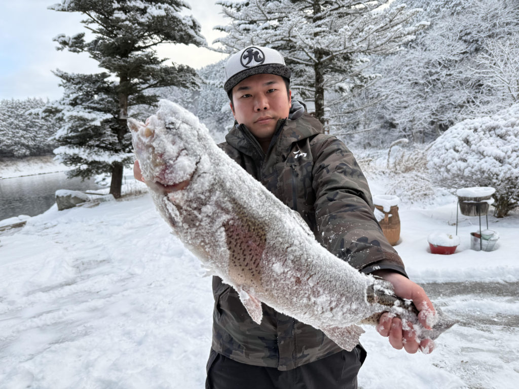 【頂鱒５８ｃｍ】全体