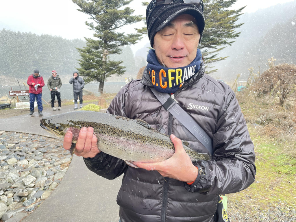 【頂鱒５２ｃｍ】全体