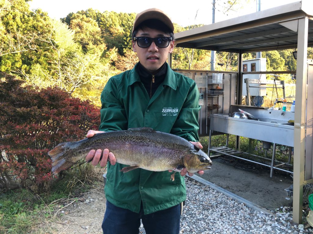 【ロックトラウト５４ｃｍ】全体