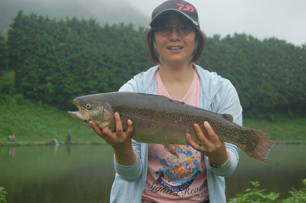 【ロックトラウト60.5ｃｍ】全体