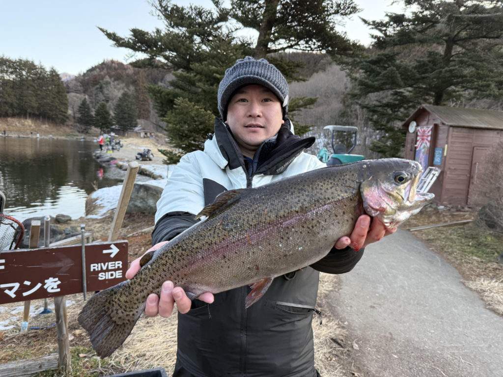 【頂鱒５６ｃｍ】全体