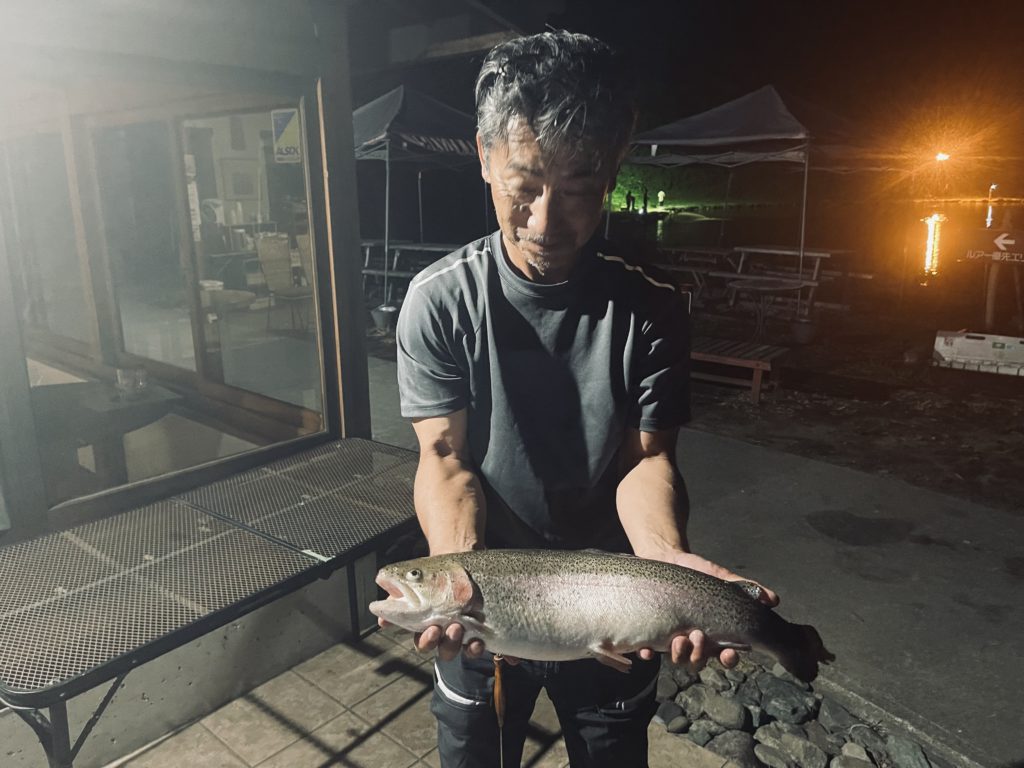 【頂鱒５６ｃｍ】全体