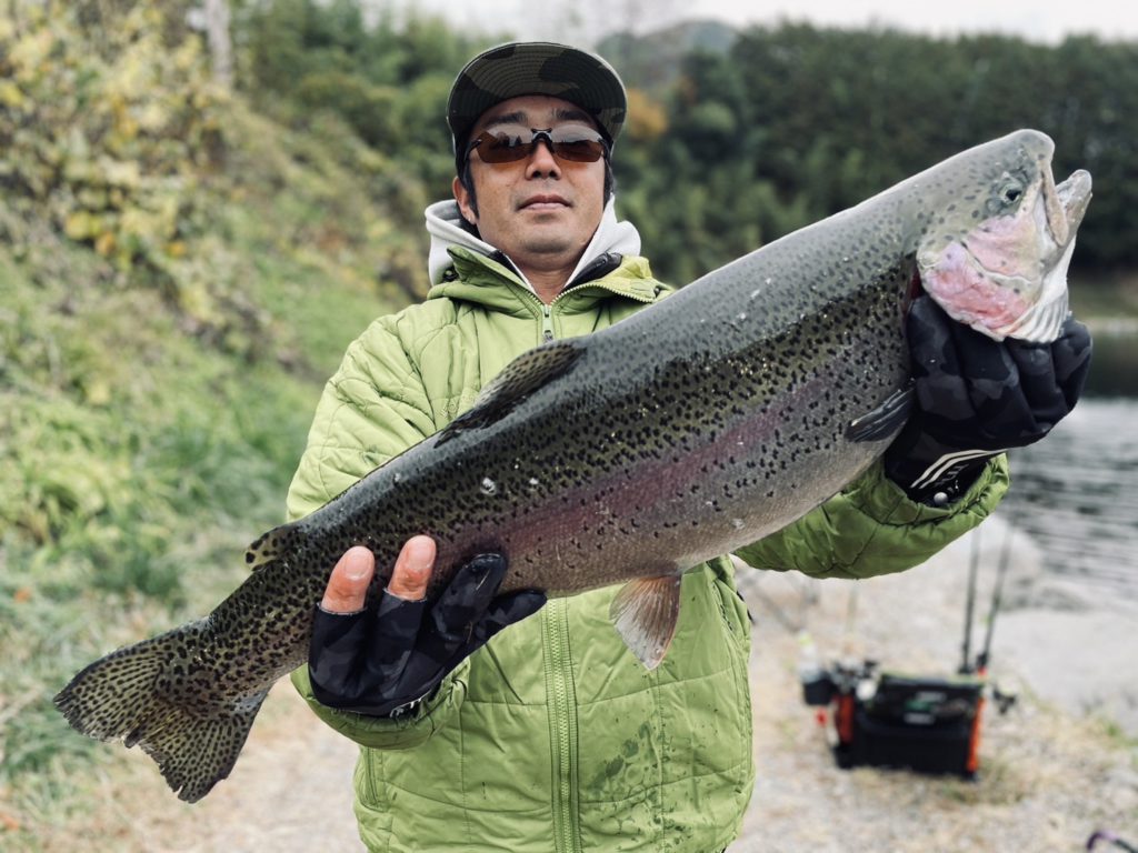 【頂鱒６０ｃｍ】全体