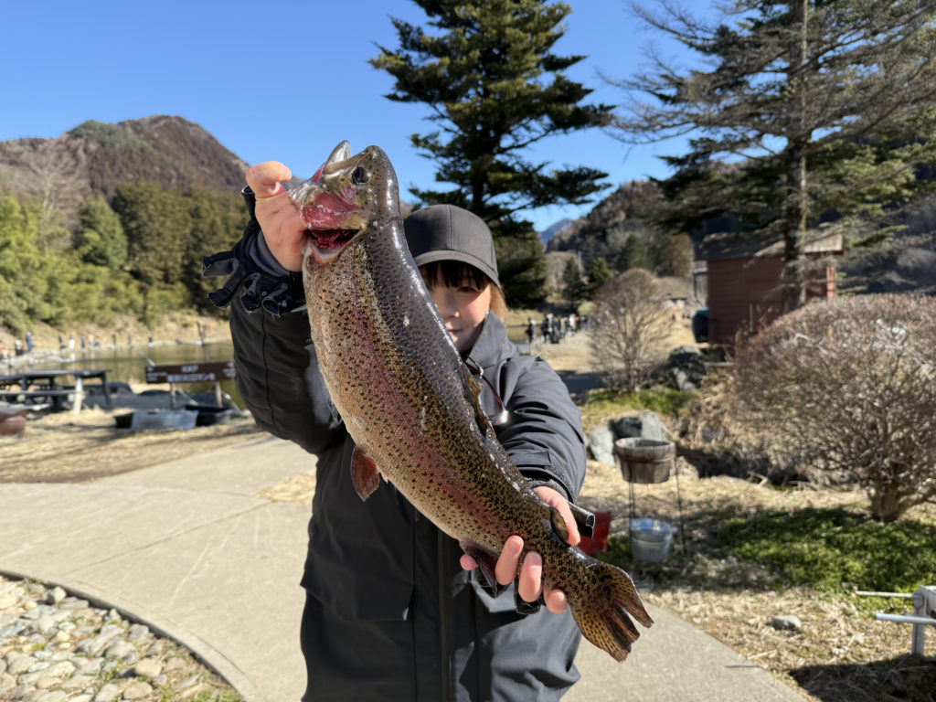 【頂鱒５７ｃｍ】全体