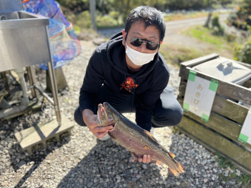 【頂鱒５７ｃｍ】全体