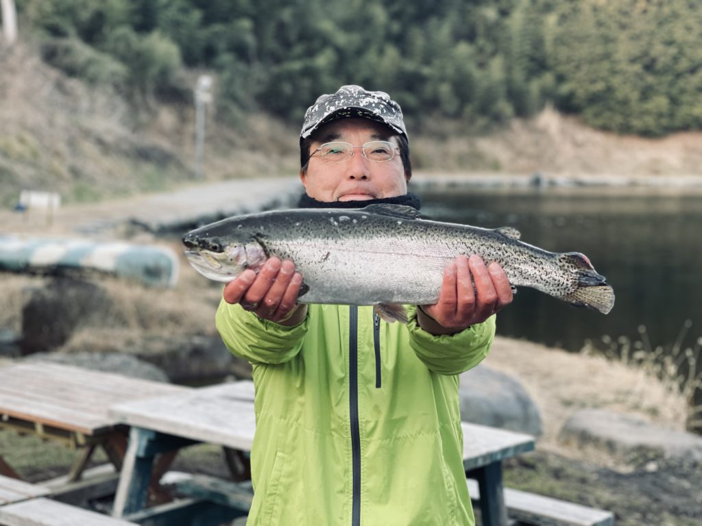 【頂鱒５７ｃｍ】全体