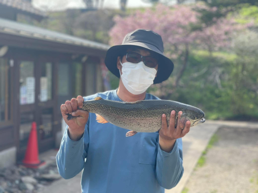 【頂鱒５２ｃｍ】全体