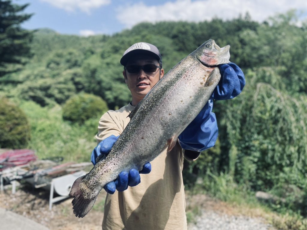 【頂鱒５３ｃｍ】全体