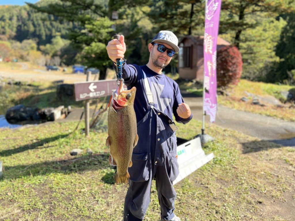 【頂鱒５４ｃｍ】全体