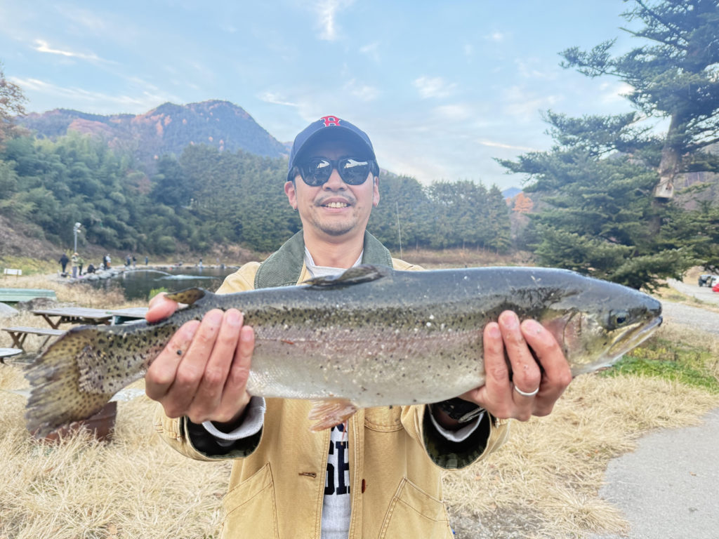 【頂鱒５４ｃｍ】全体