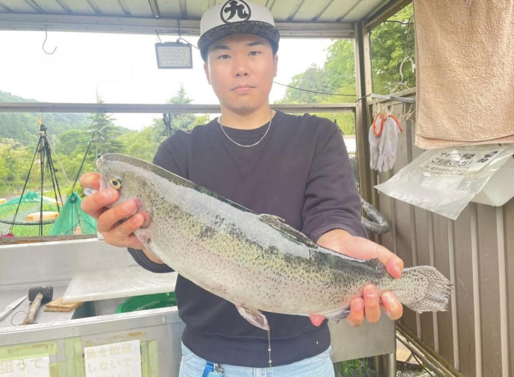 【頂鱒５４ｃｍ】全体