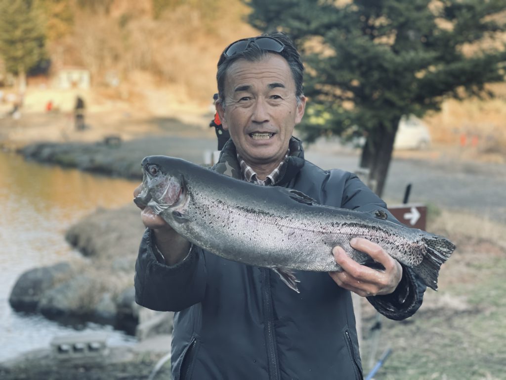 【頂鱒５７ｃｍ】全体