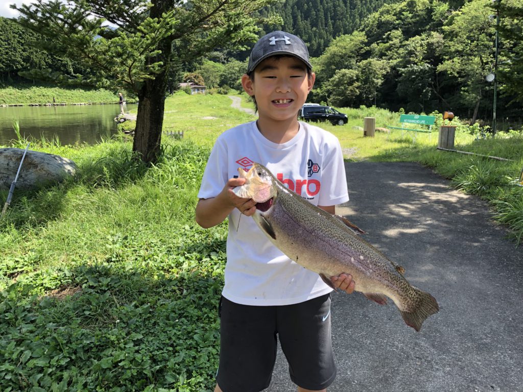 【ロックトラウト５６ｃｍ】全体