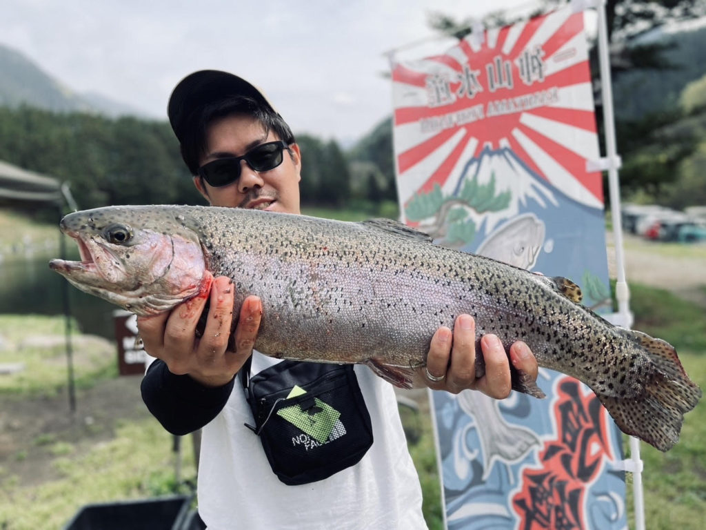 【頂鱒５８ｃｍ】全体