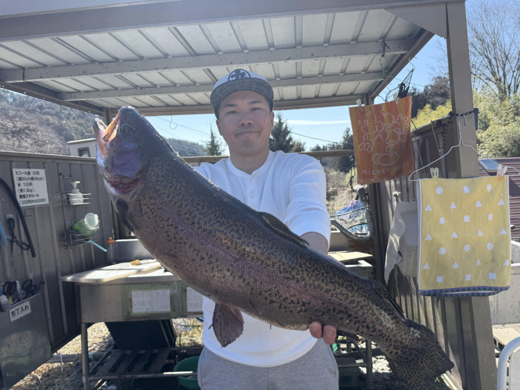 【頂鱒６３ｃｍ】全体