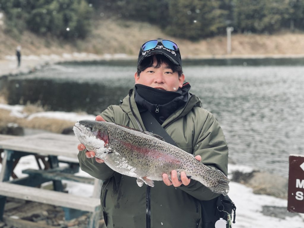 【頂鱒５７ｃｍ】全体