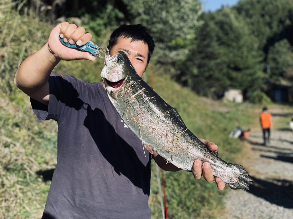 【頂鱒５３ｃｍ】全体