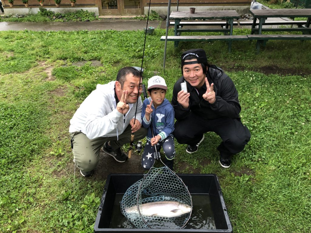 【ロックトラウト５７ｃｍ】全体