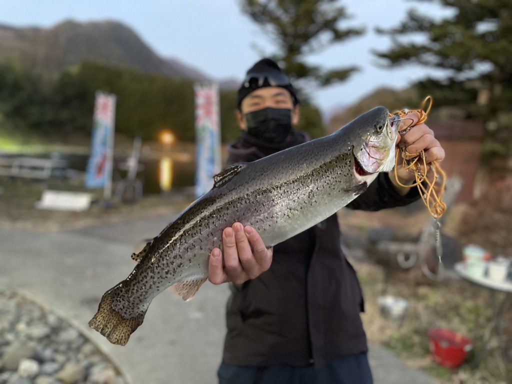 【頂鱒５７ｃｍ】全体