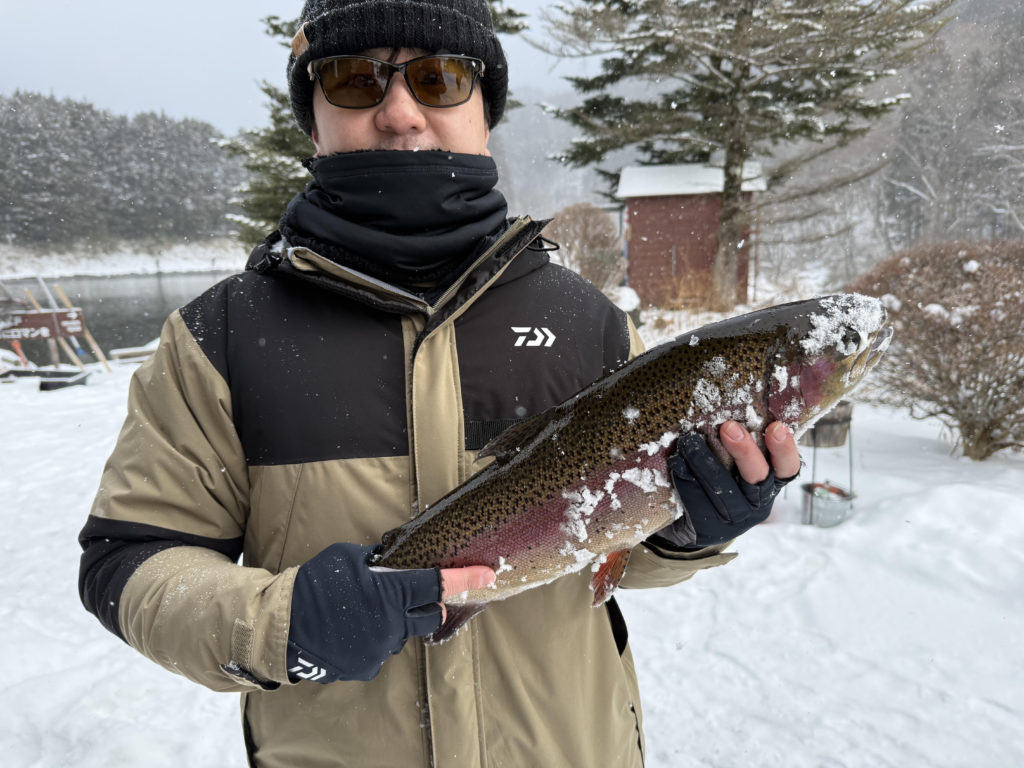 【頂鱒５６ｃｍ】全体