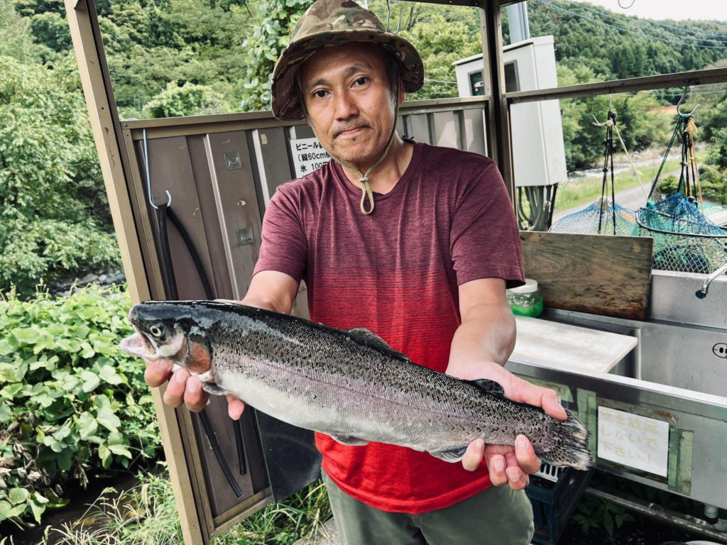 【頂鱒５３ｃｍ】全体