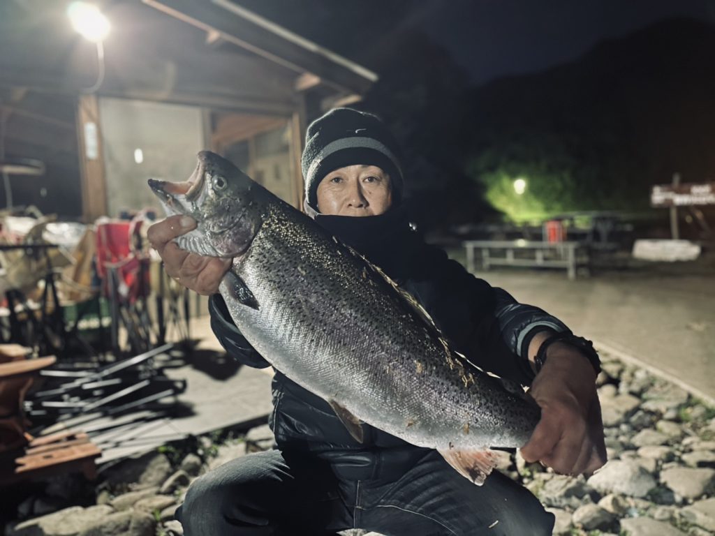 【頂鱒５４cm】全体