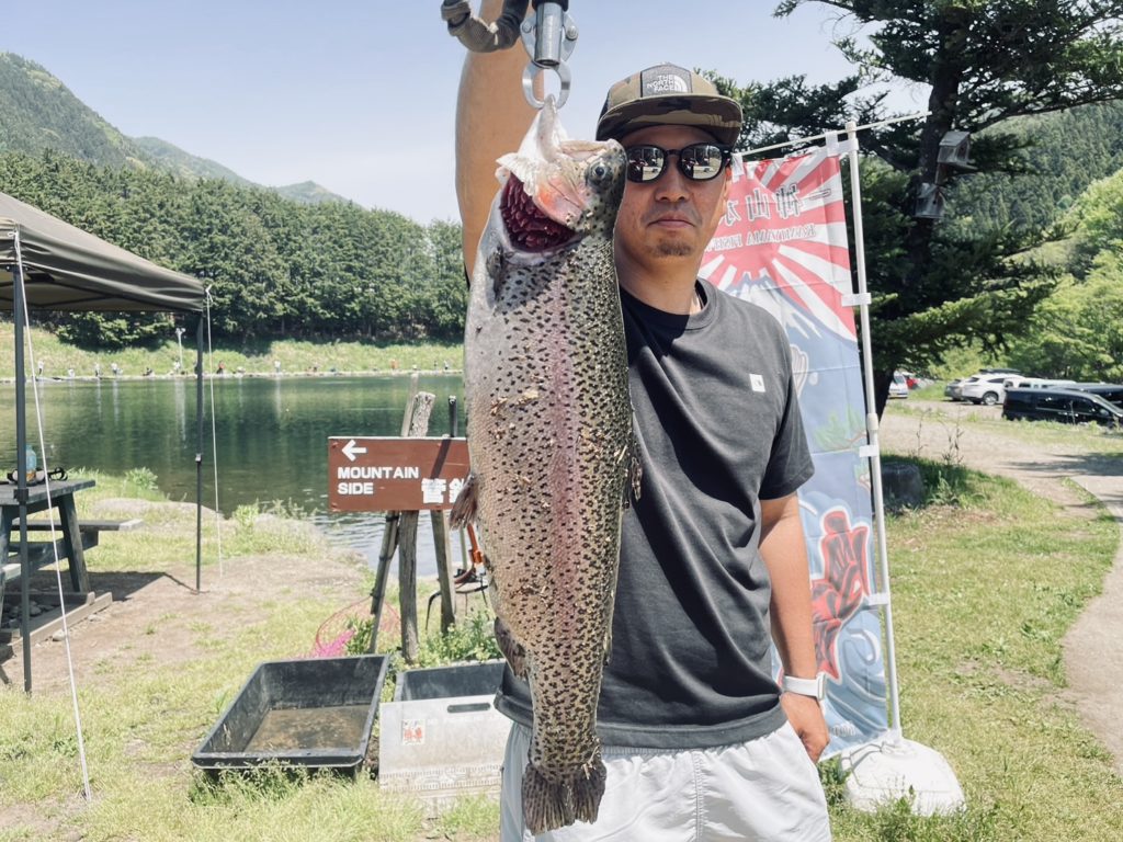 【頂鱒５２cm】全体