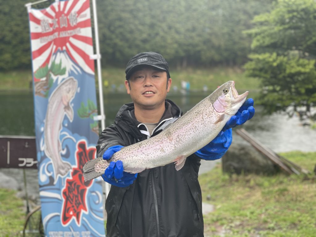 【頂鱒５８ｃｍ】全体