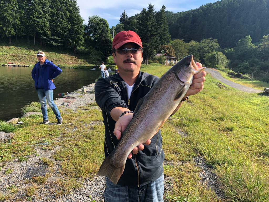 【ロックトラウト５４ｃｍ】全体