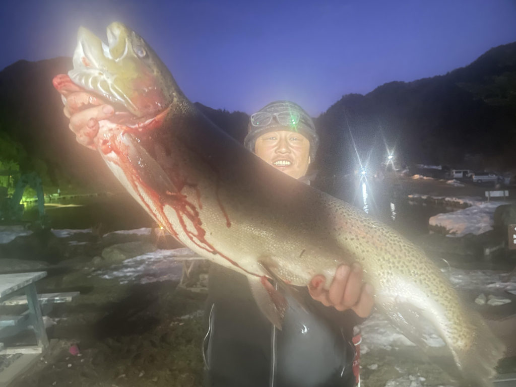 【頂鱒８５ｃｍ】全体