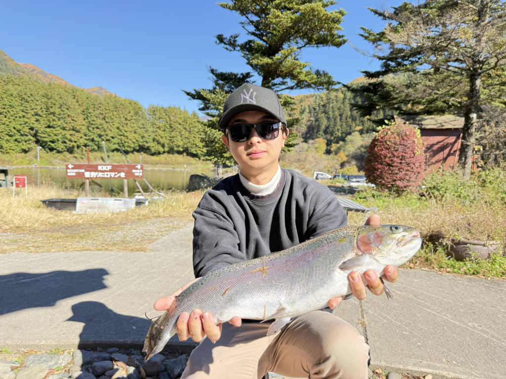 【頂鱒５２ｃｍ】全体