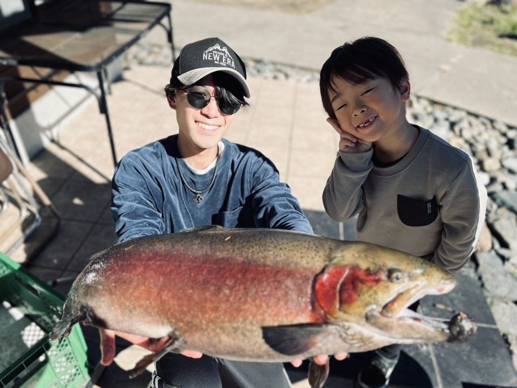 【頂鱒７７ｃｍ】全体