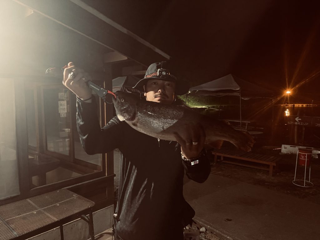 【頂鱒５７ｃｍ】全体