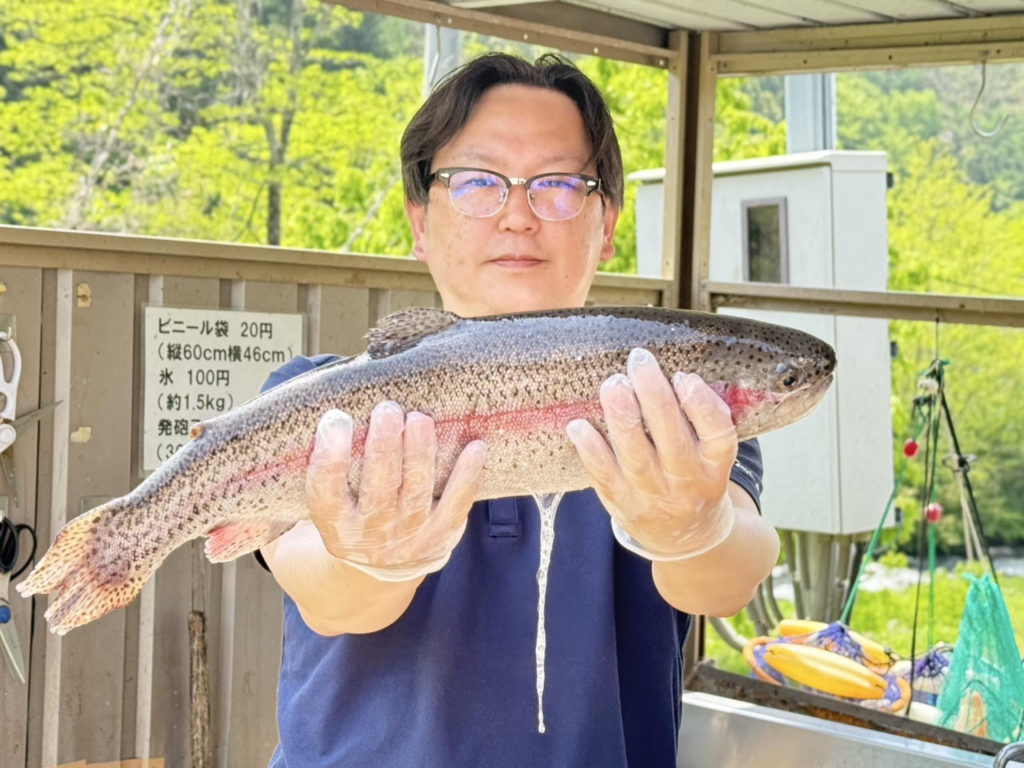 【頂鱒５４ｃｍ】全体