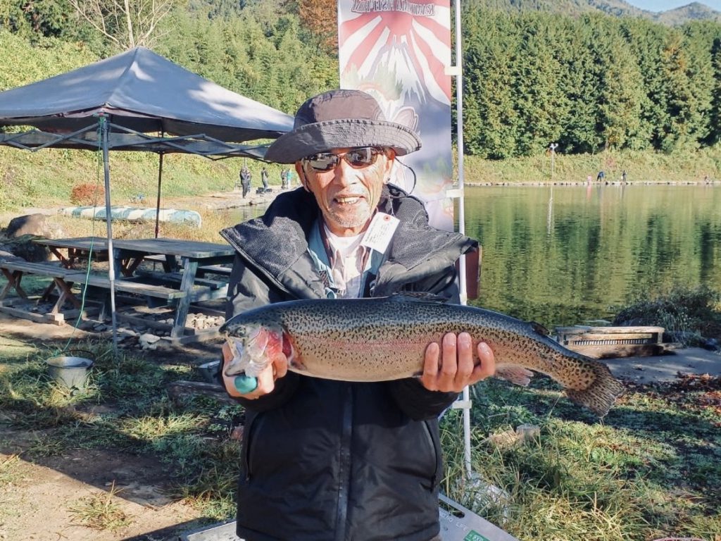 【頂鱒６０ｃｍ】全体