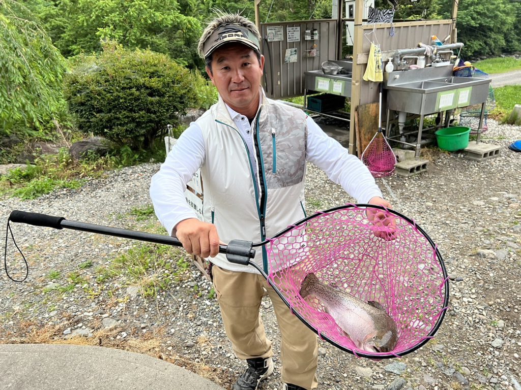 【頂鱒５３ｃｍ】全体