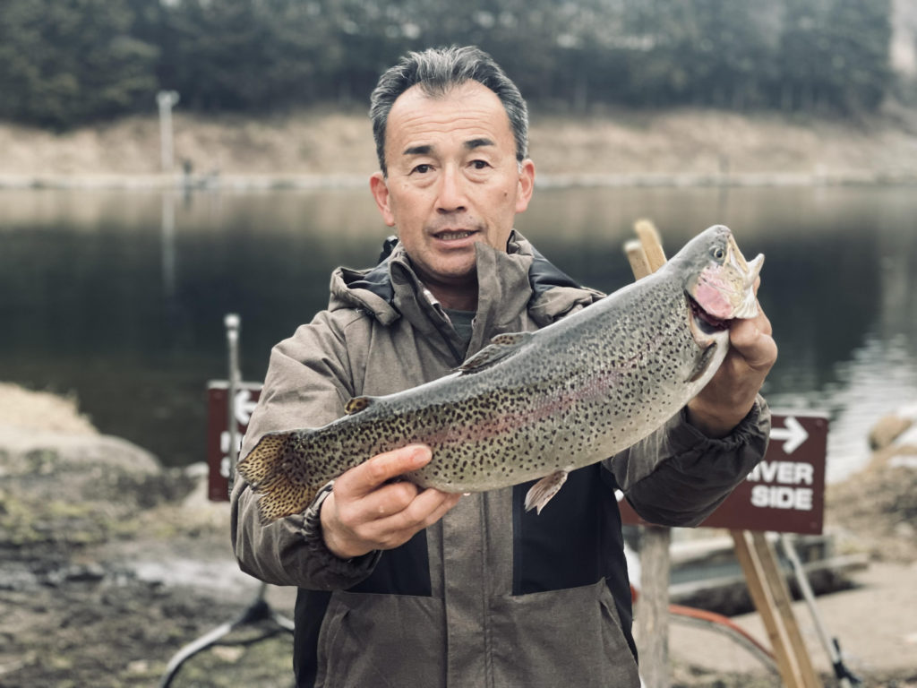 【頂鱒５３ｃｍ】全体