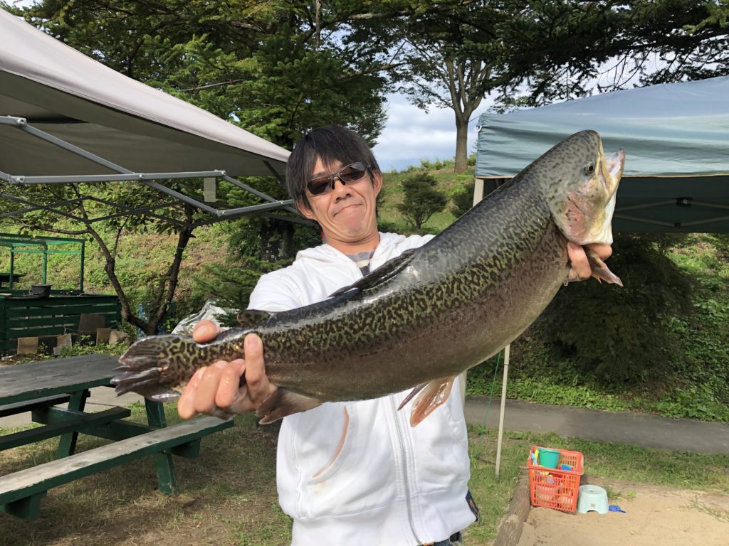 【ロックトラウト６４ｃｍ】全体