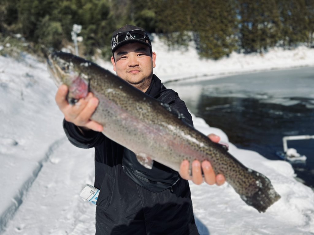 【頂鱒５７ｃｍ】全体