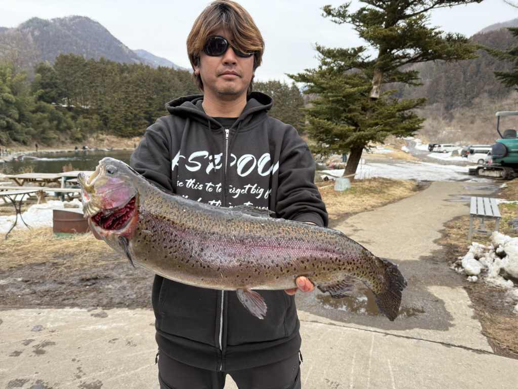 【頂鱒６３ｃｍ】全体