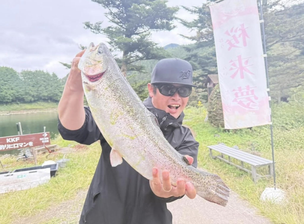 【頂鱒５３ｃｍ】全体