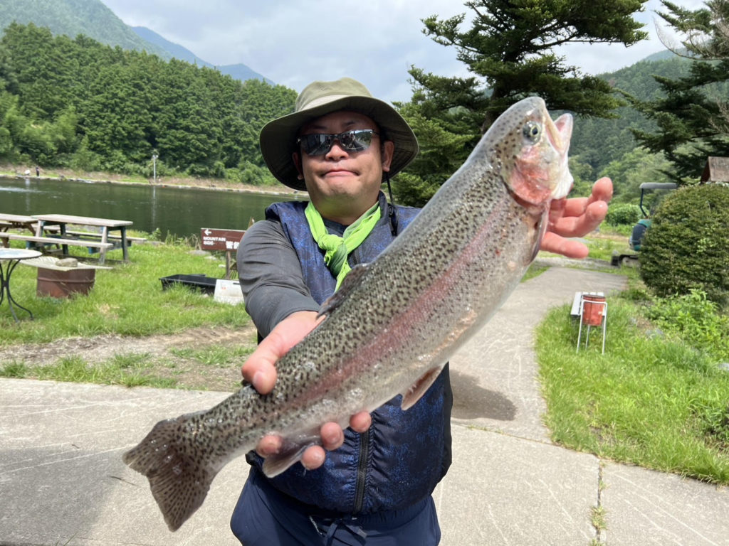 【頂鱒５６ｃｍ】全体
