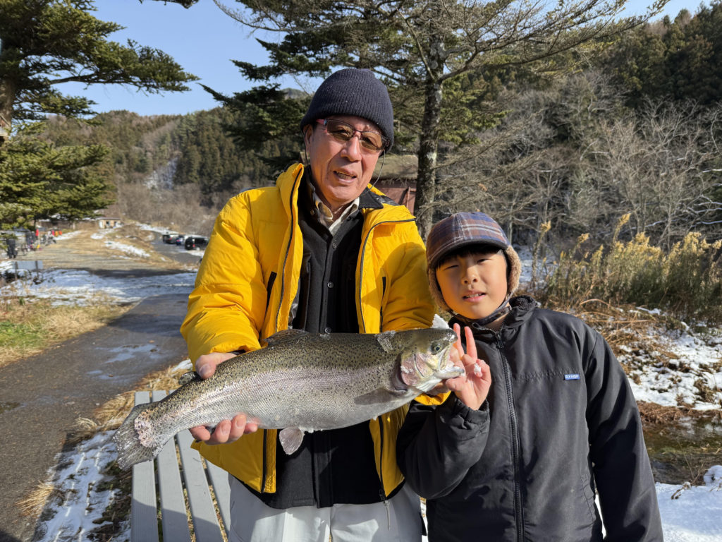 【頂鱒５６ｃｍ】全体