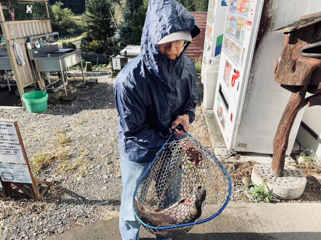 【頂鱒５５ｃｍ】全体